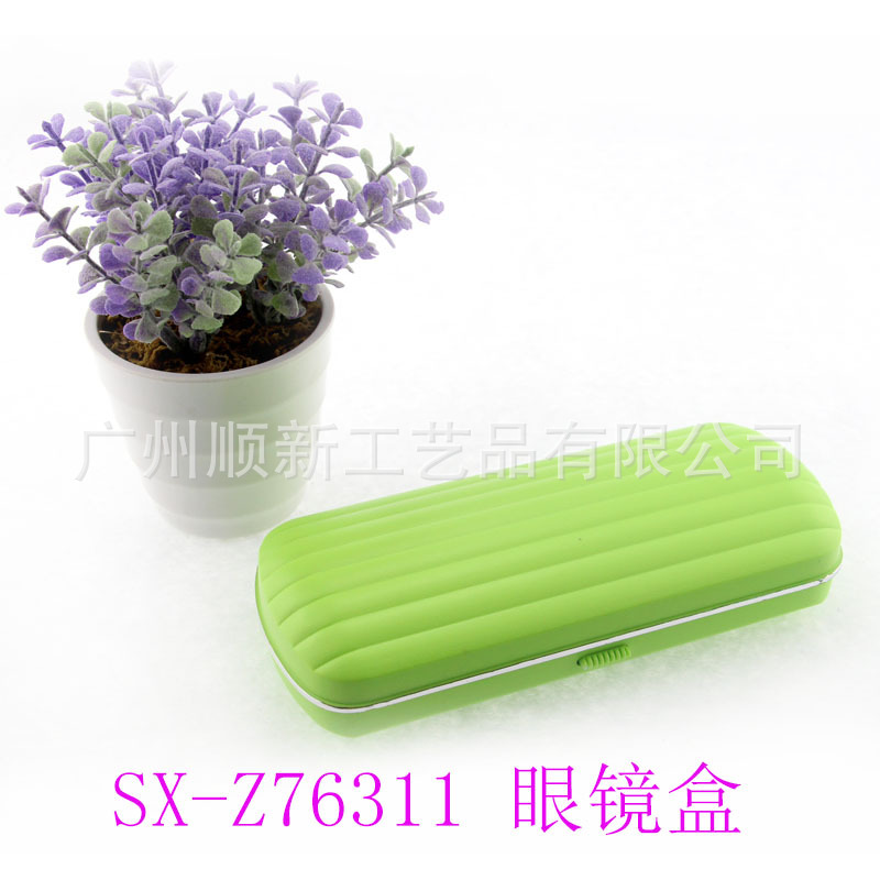 【2015夏日新品】厂家低价批发精美优质轻便彩色塑料光学眼镜盒7