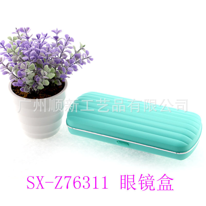 【2015夏日新品】厂家低价批发精美优质轻便彩色塑料光学眼镜盒5