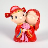 互相拥抱小夫妻摆件 新婚礼品甜蜜送礼家居摆件DY9228