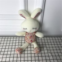 白色碎花衣小白兔	PP棉 抱枕毛绒玩具送女友生儿童婚庆礼物