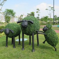 可定制仿真緑雕小羊米兰草皮动物造型玻璃钢材质广场公园创意摆件 玻璃钢材质 防水防晒动物雕塑植物雕塑数