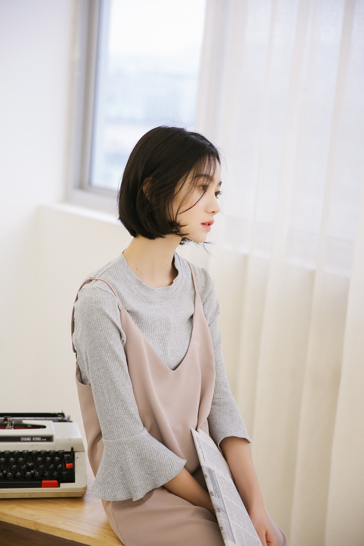 文艺通勤简约喇叭袖圆领T恤 女夏五分袖学生修身打底上衣-灰色1