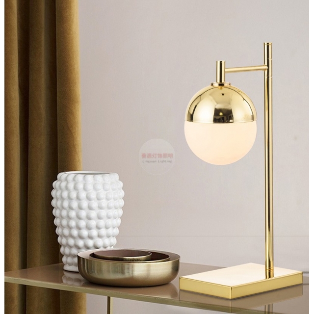 北欧后现代金色半圆磨砂玻璃设计师个性客厅卧室床头圆形书桌台灯