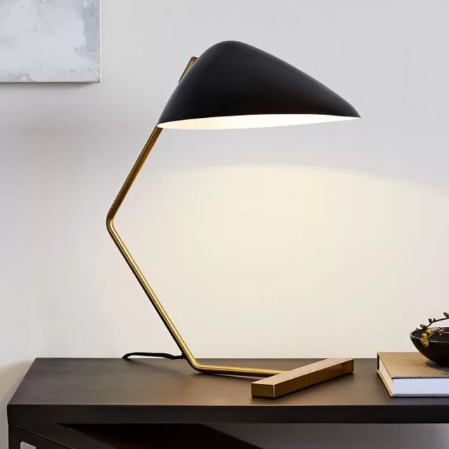 后现代金属铁艺黑色灯罩设计师样板间卧室书房创意现代台灯