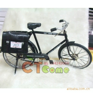 103老式自行车模型带公文包打火机单车打火机单车摆设工艺品