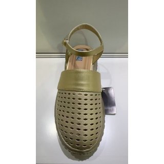 包头凉鞋