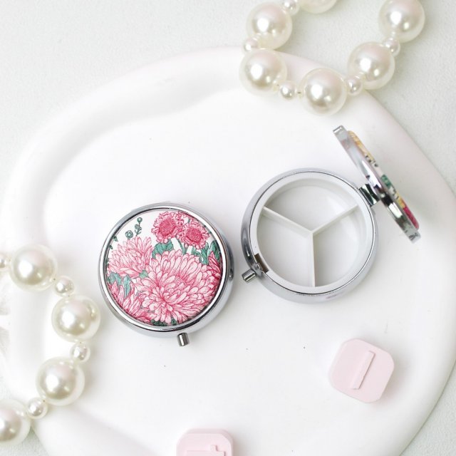 [胜雅] 新款圆形可爱动物印花3格首饰收纳盒药盒便携折叠带镜子