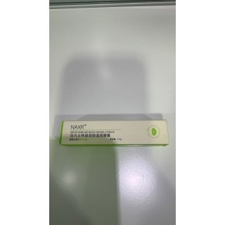 白凡士林滋润保湿润唇膏